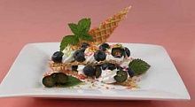 Рецепт - Салат из голубики с кокосовой стружкой