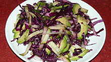 Рецепт - Салат с авокадо и краснокочанной капустой