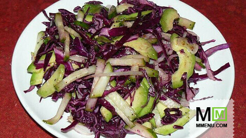 Салат с авокадо и краснокочанной капустой