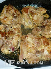 Приготовление блюда по рецепту - Куриные бедра в духовке. Шаг 2