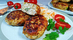 Рецепт: Куриные котлеты с кабачком Рецепт: Куриные котлеты с кабачком