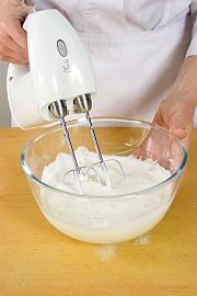 Приготовление блюда по рецепту - Бисквитное тесто. Шаг 1