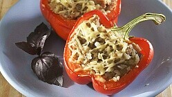 Рецепт - Перец, фаршированный мясом и рисом в мультиварке