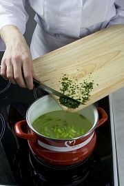 Приготовление блюда по рецепту - Суп с фрикадельками из рыбы и креветок. Шаг 5
