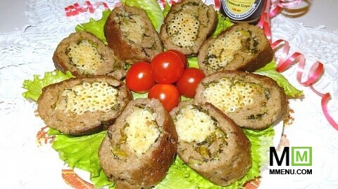 Мясной рулет с начинкой из макарон