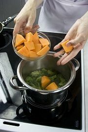 Приготовление блюда по рецепту - Баранина с овощами (4). Шаг 2
