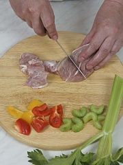 Приготовление блюда по рецепту - Гуляш из свинины с фасолью в мультиварке. Шаг 3
