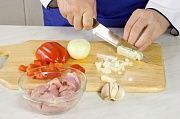 Приготовление блюда по рецепту - Паэлья с курицей и морепродуктами. Шаг 3