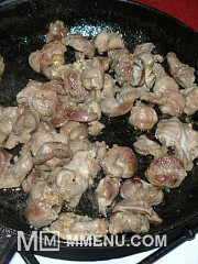 Приготовление блюда по рецепту - Тушеная картошка с куриными желудками. Шаг 2