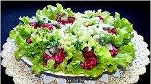 Рецепт - Закусочный салат со свеклой и сельдью