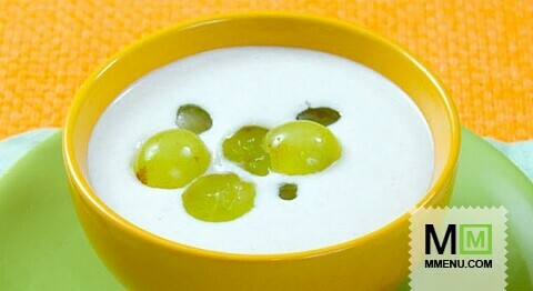 Ахобланко (холодный суп с миндалем)