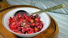 Рецепт - Зимний салат из квашеной капусты