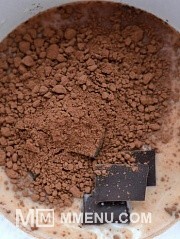 Приготовление блюда по рецепту - Тоненькие шоколадные блинчики. Шаг 6