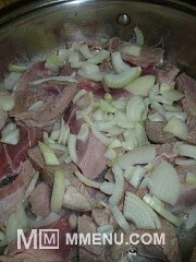 Приготовление блюда по рецепту - Тушеное мясо по-домашнему. Шаг 2