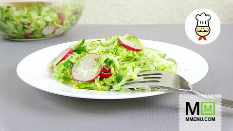 Весенний салат с пикантной ноткой