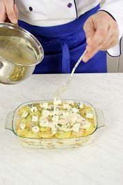 Приготовление блюда по рецепту - Картофельная запеканка с грибами и горгонзолой. Шаг 6