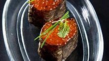 Рецепт - Икура с листиками шисо и луком-резанцем