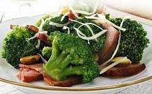 Рецепт - Салат с брокколи и жареными фисташками
