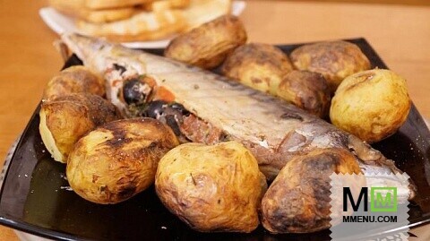 Фаршированная скумбрия на мангале с молодым картофелем Фаршированная скумбрия на мангале с молодым картофелем