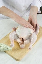 Приготовление блюда по рецепту - Цыплята запеченные по-английски. Шаг 5