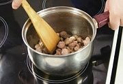 Приготовление блюда по рецепту - Мясо в горшочках по-корсикански. Шаг 3