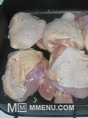 Приготовление блюда по рецепту - Куриные бедра в соусе. Шаг 2