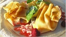 Рецепт - Итальянские блинчики с ягодным соусом