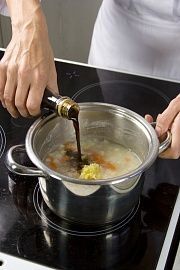 Приготовление блюда по рецепту - Рисовый суп. Шаг 3