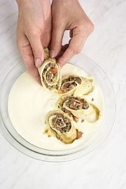 Приготовление блюда по рецепту - Блинная запеканка. Шаг 5