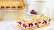 Рецепт - Тертый пирог с меренгой и ягодами