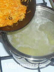 Приготовление блюда по рецепту - Простой картофельный суп. Шаг 4