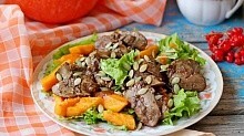 Рецепт - Салат с куриной печенью и тыквой